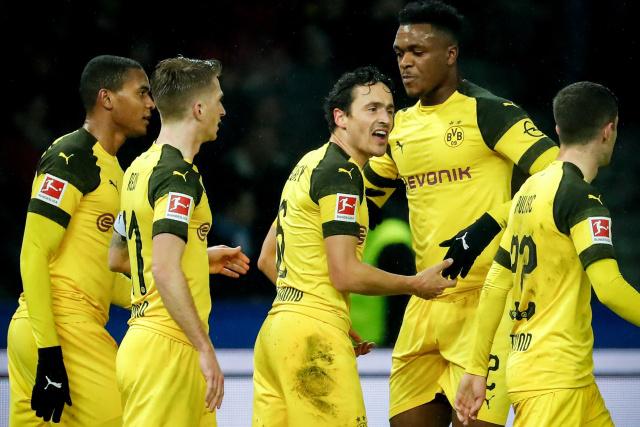 周中欧战淘汰赛赛果：欧冠客队强势 欧协主队完胜